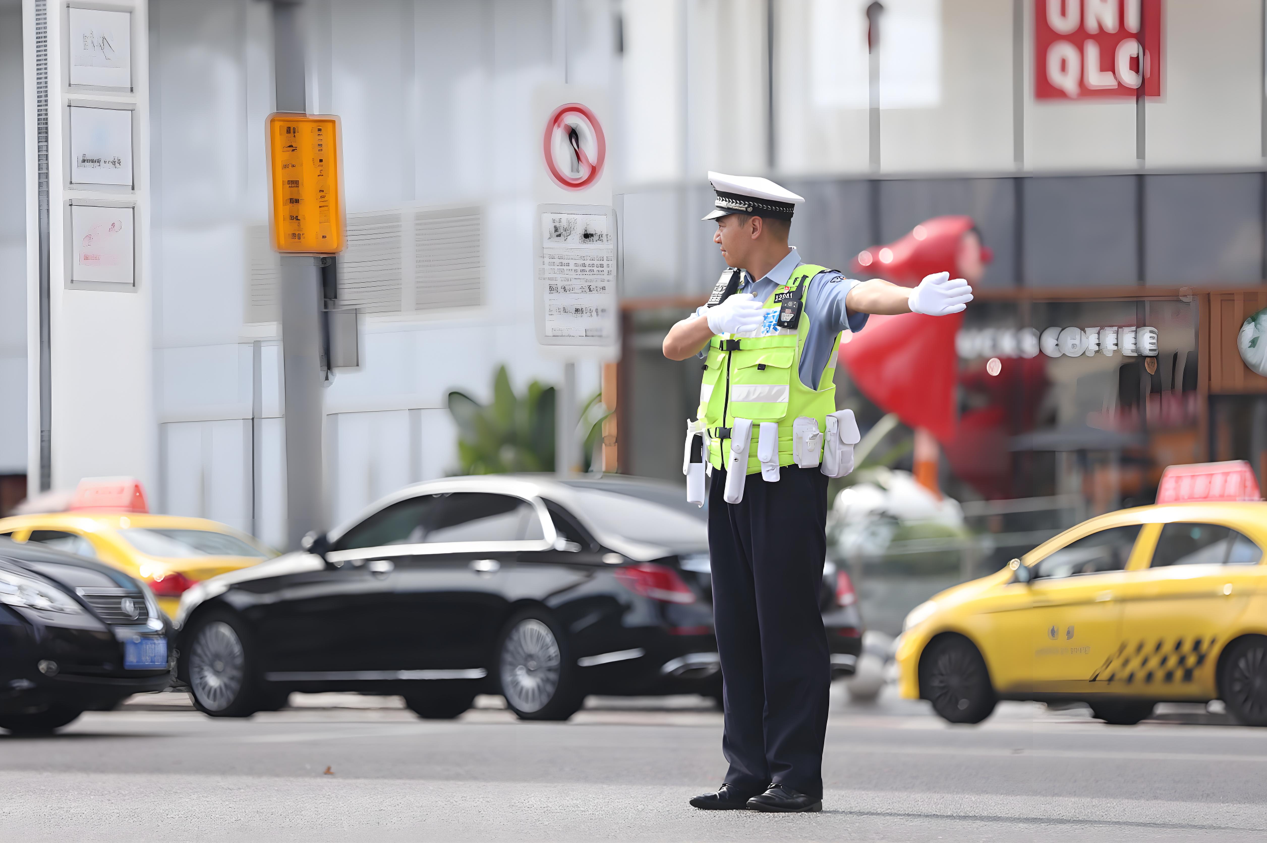 交警反光衣：守護交通安全的關鍵裝備