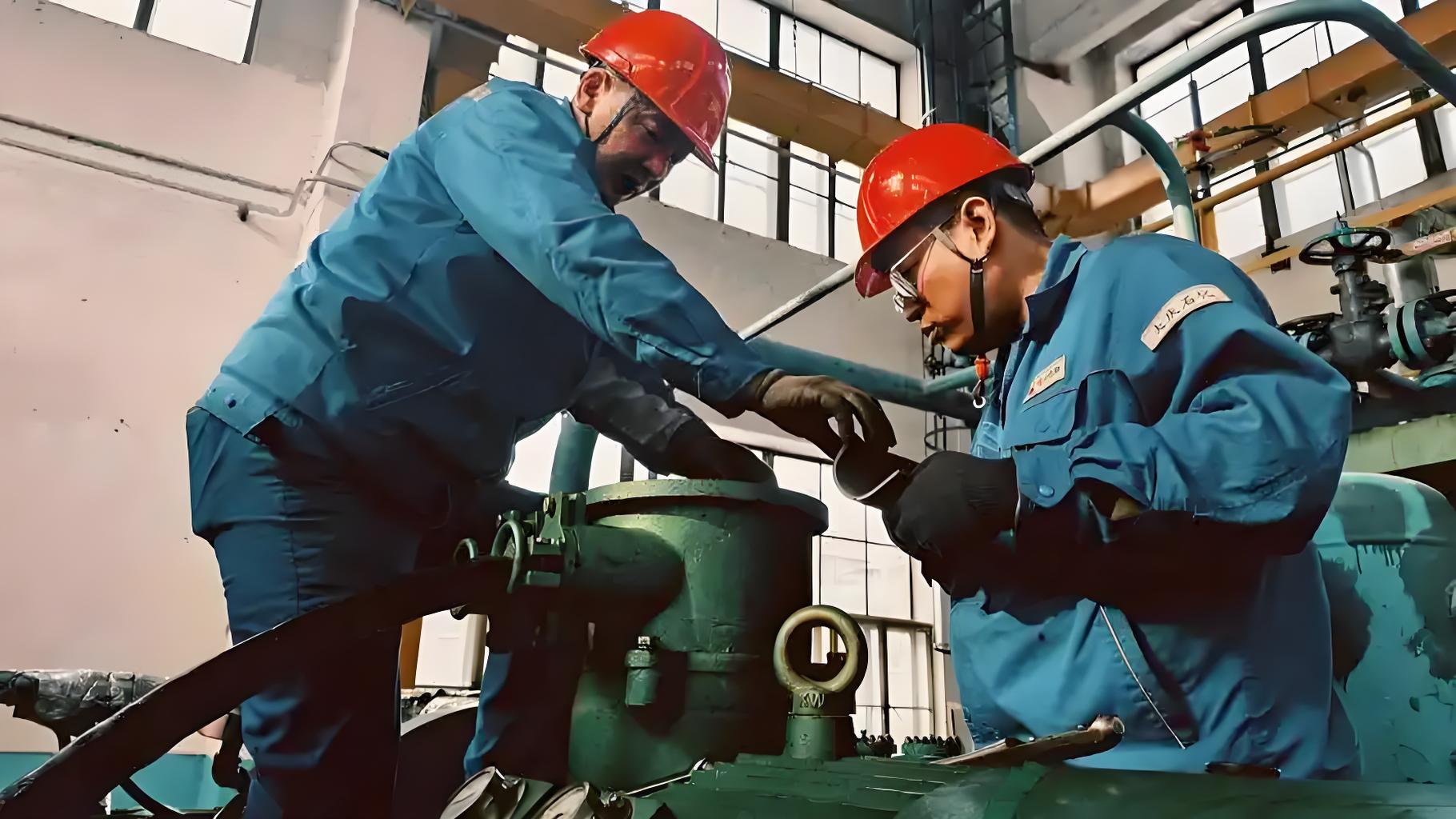 高危作業場景下，阻燃安全帽不可替代