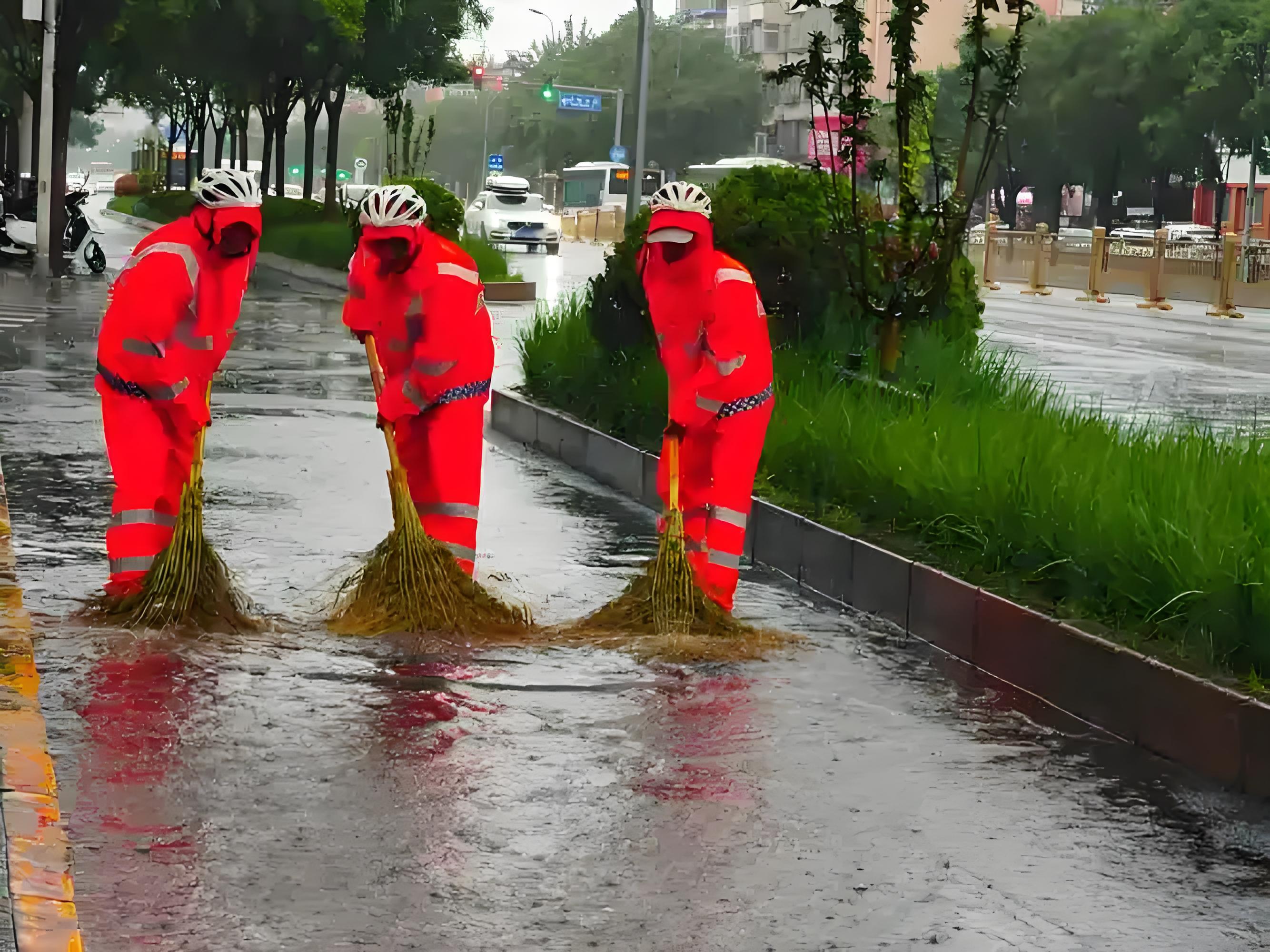 全天候防護(hù)：反光雨衣套裝的多層材質(zhì)系統(tǒng)解析