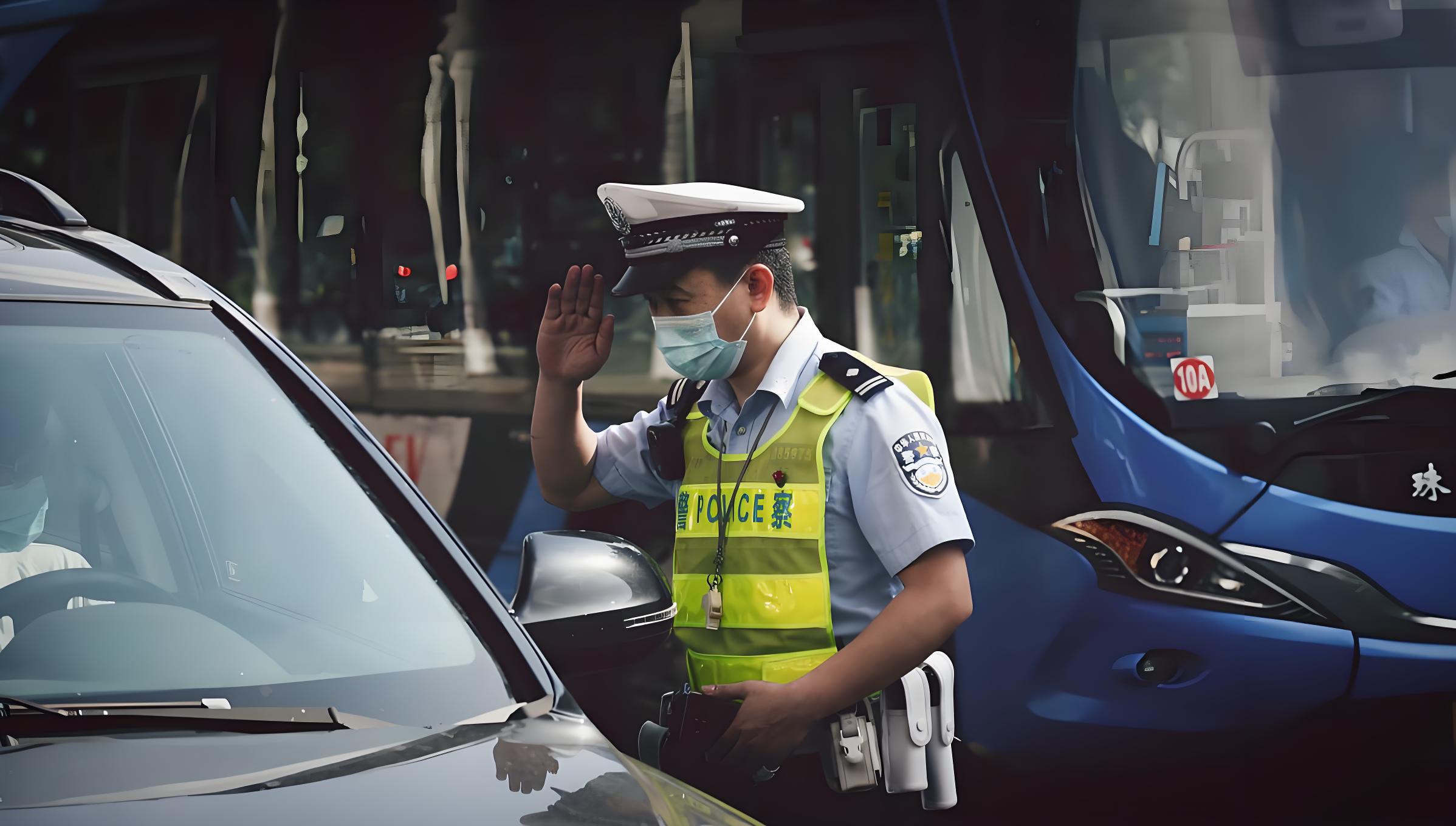 夜間執勤安全如何保障？解析交警執勤反光背心關鍵材質特性