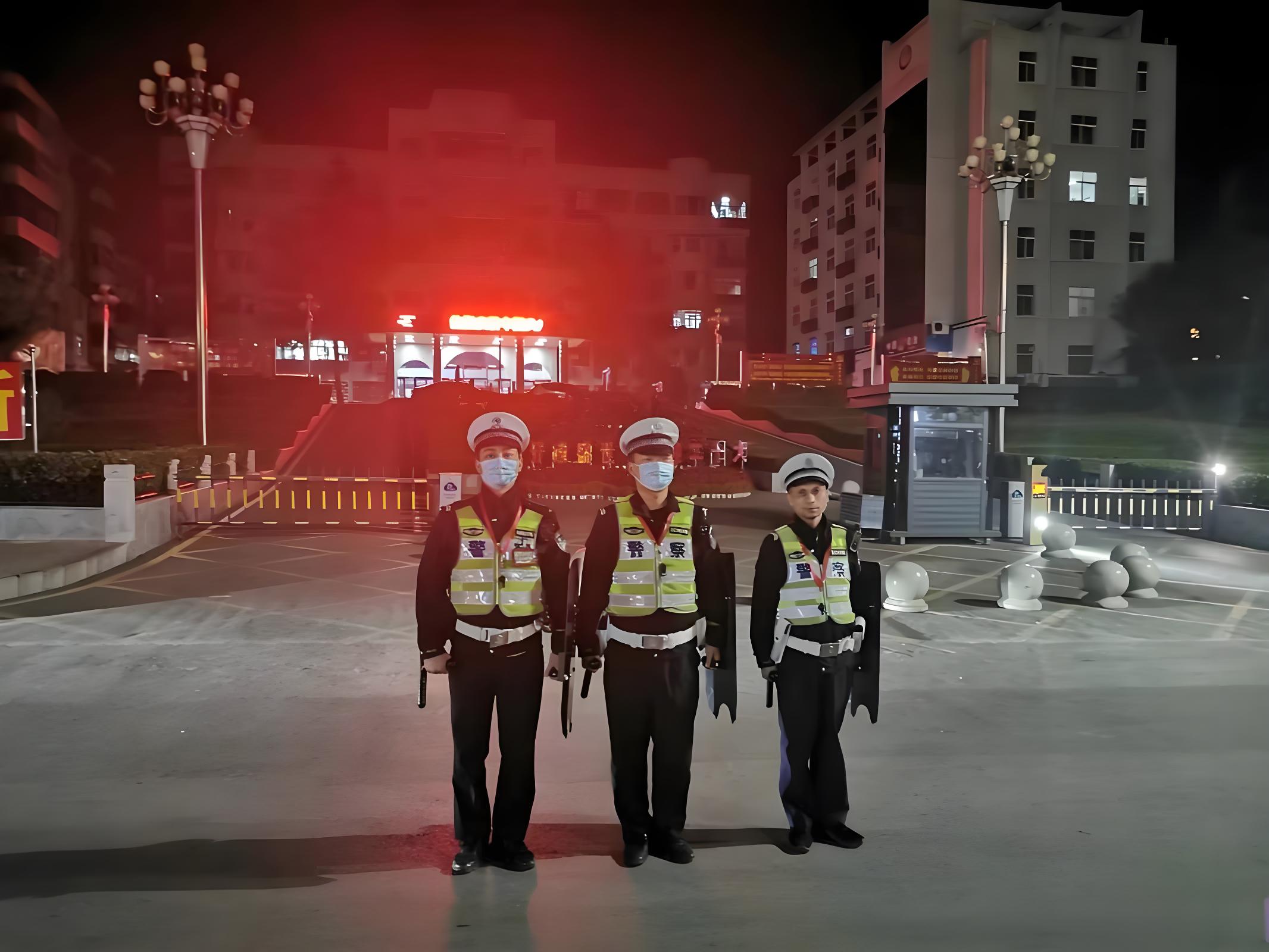 執勤反光背心：安全與可見性的守護